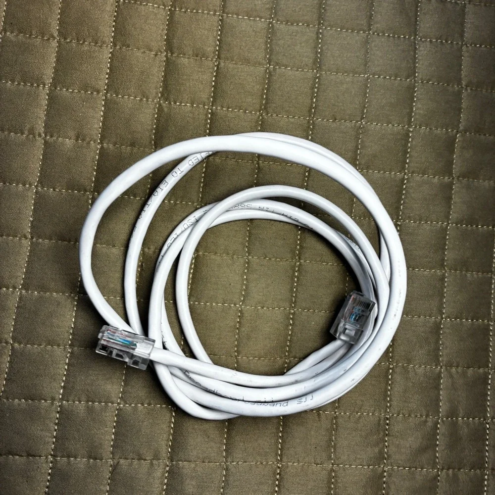 Apple AirPort Extreme Base Station A1521 802.11ac Dual-Band Wi-Fi Router White